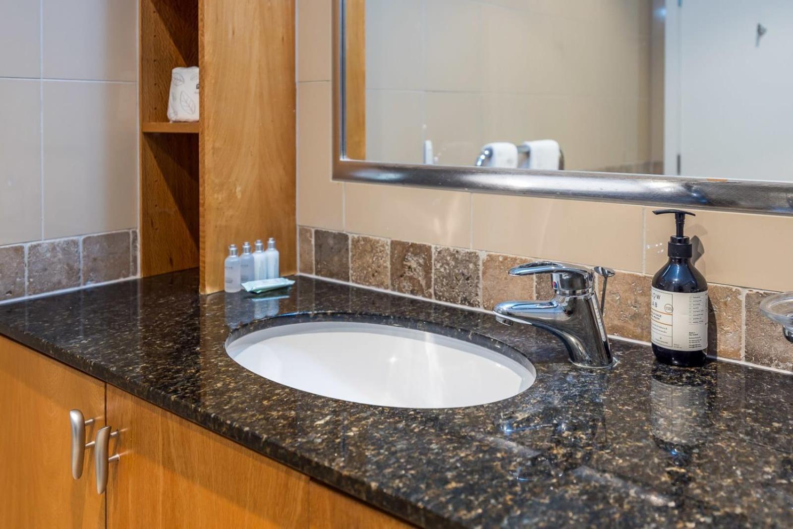 Beautiful Renovated 2 X Bdrm,Perfect Location Apartamento Auckland Exterior foto